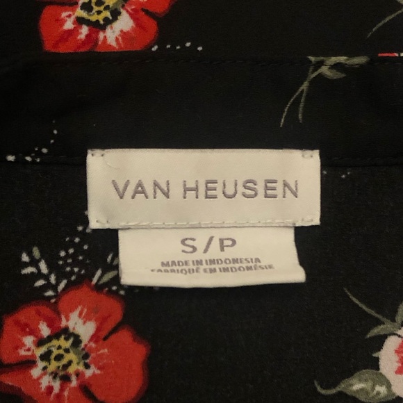 Van Heusen - Floral Pullover Split V-Neck Blouse - Picture 9 of 10